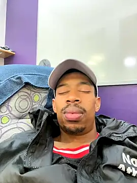 Snapshot of fitsexyman chatting on 9, 9, 2025 fitsexyman online show from 9, 9, 2025