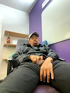 Snapshot of fitsexyman chatting on 22, 10, 2025 fitsexyman online show from 22, 10, 2025