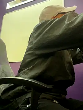 Snapshot of fitsexyman chatting on 20, 10, 2025 fitsexyman online show from 20, 10, 2025