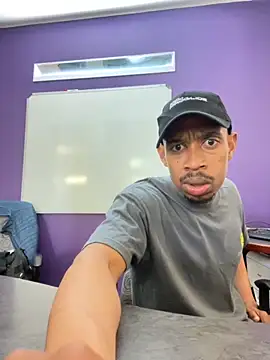 Snapshot of fitsexyman chatting on 18, 11, 2025 fitsexyman online show from 18, 11, 2025