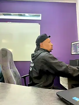 Snapshot of fitsexyman chatting on 17, 11, 2025 fitsexyman online show from 17, 11, 2025