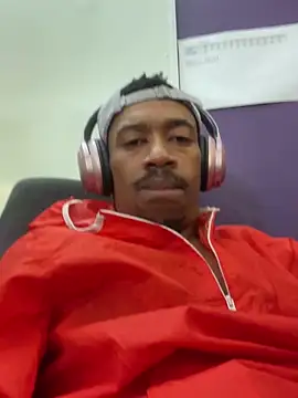 Snapshot of fitsexyman chatting on 15, 10, 2025 fitsexyman online show from 15, 10, 2025