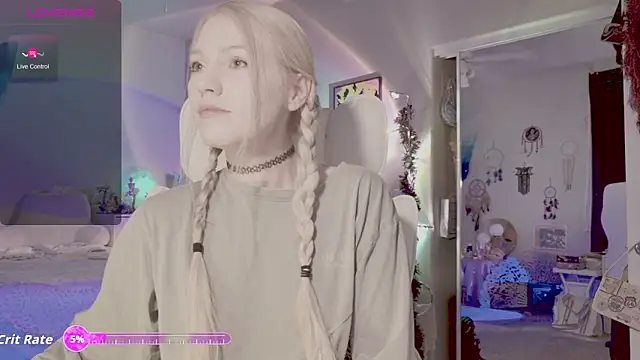 Snapshot of Talulaa chatting on 11, 10, 2025 Talulaa online show from 11, 10, 2025