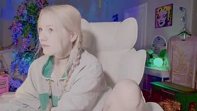 Snapshot of Talulaa chatting on 12, 6, 2026 Talulaa online show from 12, 6, 2026