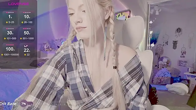 Snapshot of Talulaa chatting on 9, 11, 2025 Talulaa online show from 9, 11, 2025