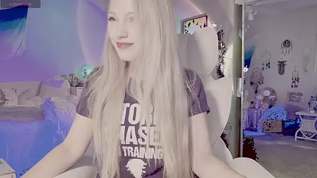 Snapshot of Talulaa chatting on 3, 10, 2025 Talulaa online show from 3, 10, 2025