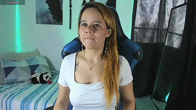 agatha walter  online show from 23, 10, 2025