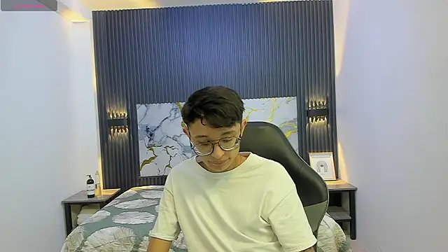 SantiagoRusso18 online show from 11, 2, 2026