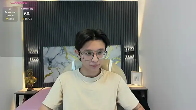 SantiagoRusso18 online show from 15, 11, 2025