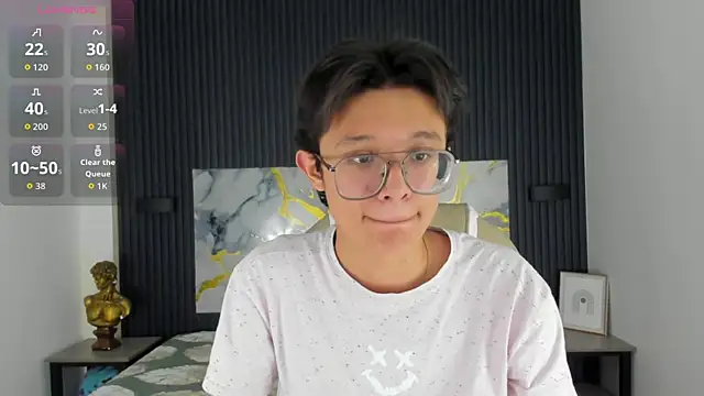 SantiagoRusso18 online show from 22, 11, 2025