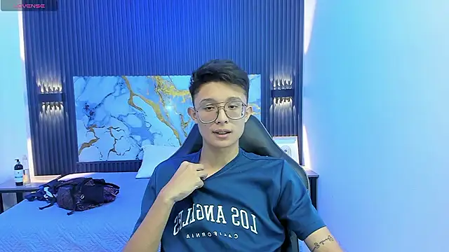 SantiagoRusso18 online show from 6, 2, 2026