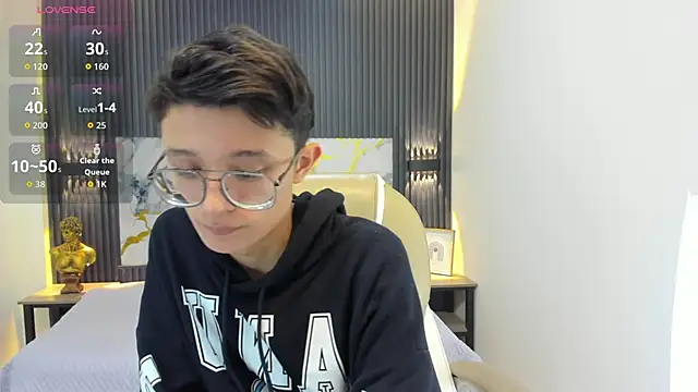 SantiagoRusso18 online show from 21, 9, 2025