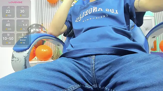 SantiagoRusso18 online show from 3, 11, 2025