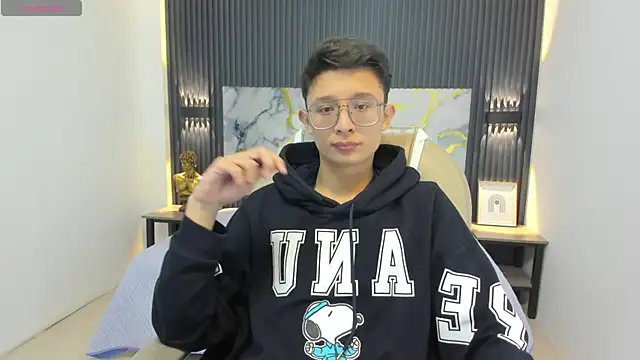 SantiagoRusso18 online show from 17, 9, 2025