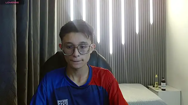 SantiagoRusso18 online show from 20, 2, 2026