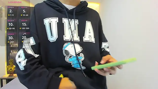 SantiagoRusso18 online show from 24, 9, 2025