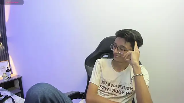 SantiagoRusso18 online show from 22, 2, 2026