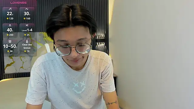 SantiagoRusso18 online show from 29, 11, 2025