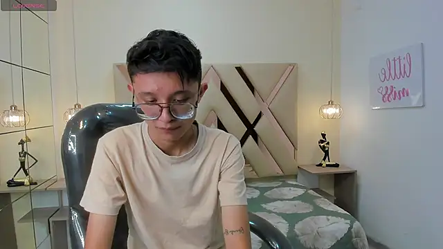 SantiagoRusso18 online show from 14, 12, 2025