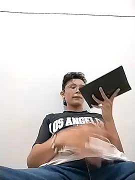 SantiagoRusso18 online show from 13, 1, 2026