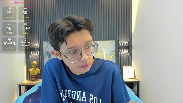 SantiagoRusso18 online show from 26, 10, 2025