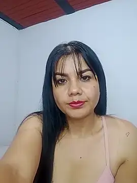 SaraNixx online show from 17, 9, 2025