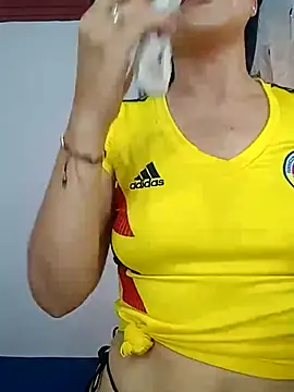 SaraNixx online show from 13, 9, 2025