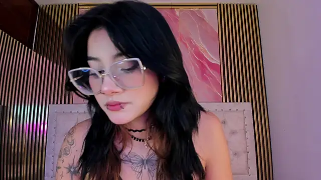 Lucy boobss online show from 7, 1, 2026