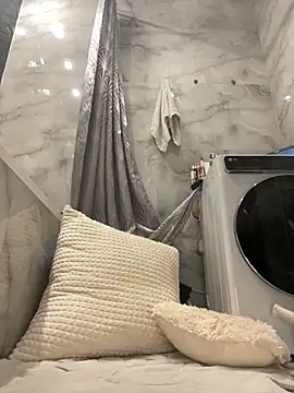 Kitty Kisss online show from 1, 12, 2025