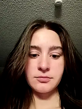 freakylittlebitch69 online show from 1, 10, 2025