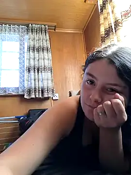 YoungLiisaxx online show from 30, 10, 2025