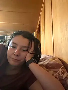 YoungLiisaxx online show from 18, 9, 2025