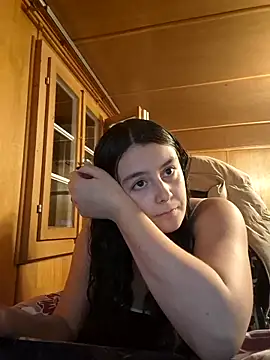 YoungLiisaxx online show from 15, 11, 2025