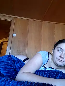 YoungLiisaxx online show from 4, 11, 2025