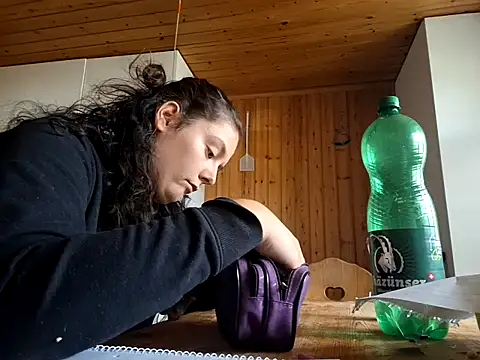 YoungLiisaxx online show from 22, 9, 2025