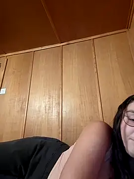 YoungLiisaxx online show from 18, 9, 2025