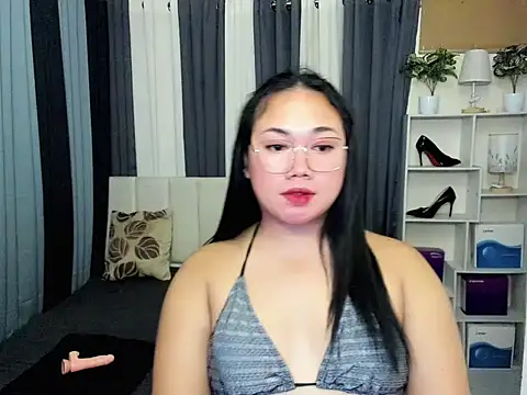 TsUncutKaren online show from 17, 2, 2026