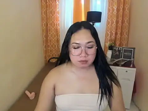 TsUncutKaren online show from 12, 4, 2026