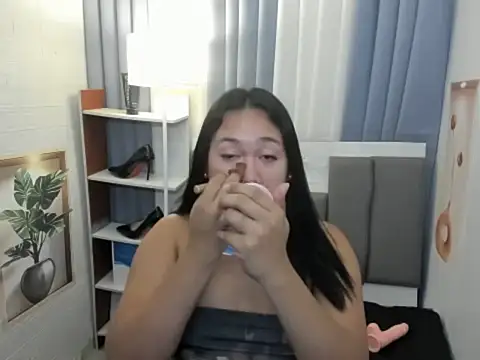 TsUncutKaren online show from 5, 12, 2025