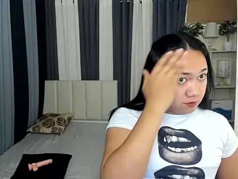 TsUncutKaren online show from 26, 2, 2026