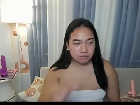 TsUncutKaren online show from 14, 11, 2025