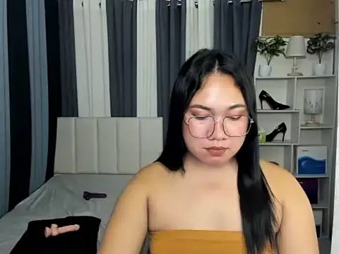 TsUncutKaren online show from 7, 3, 2026