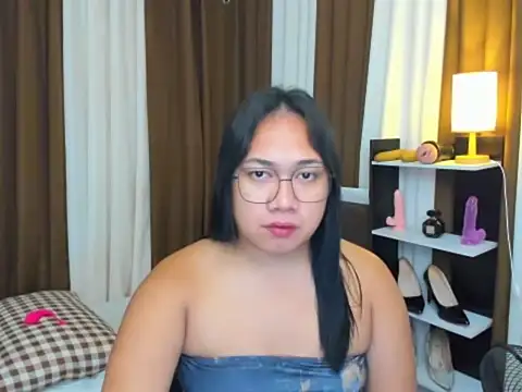 TsUncutKaren online show from 28, 9, 2025