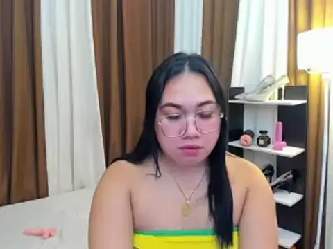 TsUncutKaren online show from 19, 12, 2025