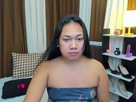 TsUncutKaren online show from 13, 10, 2025