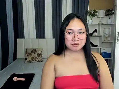 TsUncutKaren online show from 24, 2, 2026