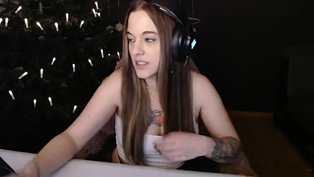 Luna Lynn online show from 22, 12, 2025