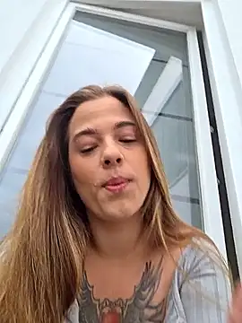 Luna Lynn online show from 6, 5, 2026
