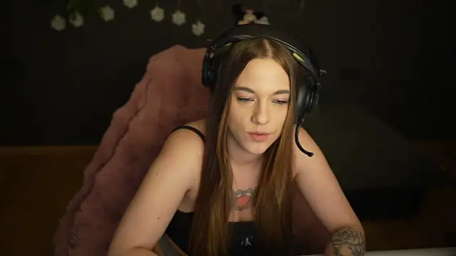 Luna Lynn online show from 6, 1, 2026