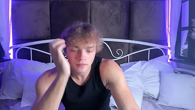 Snapshot of ChaseMuscular chatting on 5, 10, 2025 ChaseMuscular online show from 5, 10, 2025